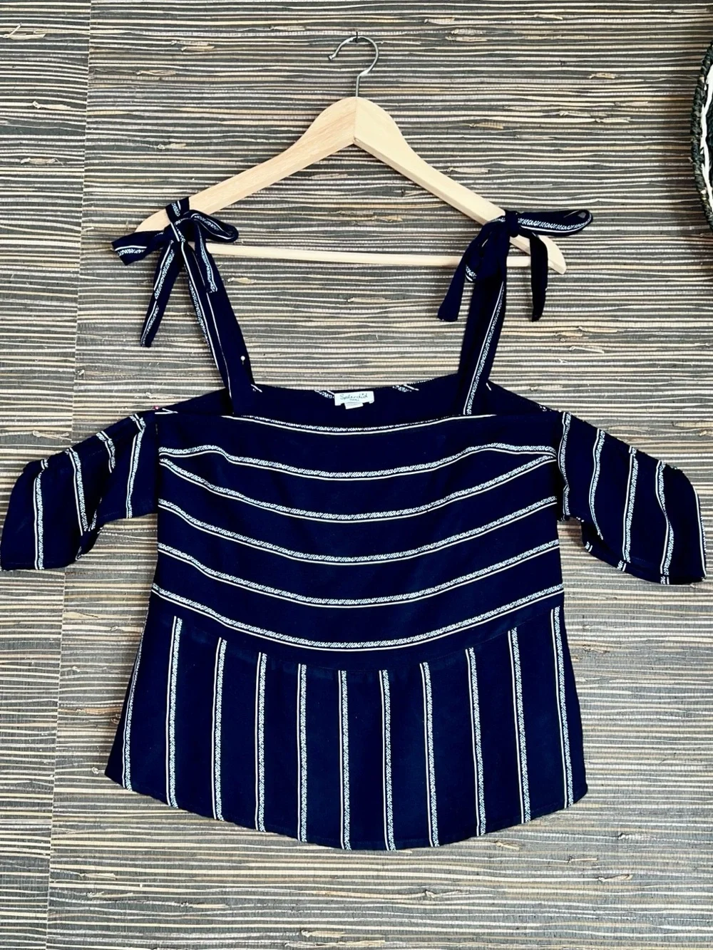 Anthropologie Splendid Off the Shoulder Top with Ties Navy/White Striped Small - Picture 8 of 15